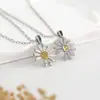 Collar Gd Star Mismo Estilo Quan Zhilong Edición Limitada Crisantemo Arrugado Pequeño para Hombres con Diamantes Cadena Clavicular Simple Versátil Europea y Americana Ins para Mujeres