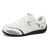 Tênis de treino masculinos alemães 2026 outono novo versátil confortável casual sapatos Forrest Gump esportivos Mary Jane respirável tênis brancos