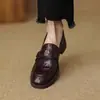 Mocassins retrô franceses, novos sapatos de couro slip-on estilo britânico outono 2026, sapatos femininos versáteis com salto plataforma JK