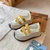 Sapatos de Malha Respiráveis da Moda para Bebês Meninas, Novo Estilo Primavera/Verão 2026, Tênis Versáteis Simples com Velcro para Uso Externo para Meninos e Meninas