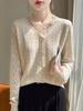 Camiseta de fondo de encaje con cuello en V para mujer 2024 nueva otoño e invierno lana para mujer top delgado de punto con cuentas estilo occidental camisa pequeña