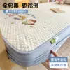 Sábana bajera ajustada acolchada de algodón arrugado pieza única protector de colchón de cobertura total juego de tres piezas juego de sábanas bordadas para cama de dormitorio estudiantil