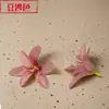 Cabeças de Flores de Lírio Mini Artificiais Direto do Fabricante para Montagem de Cenas Externas, Arranjo de Arco de Parede de Flores e Decoração de Móveis