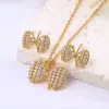 Conjunto de Joias Cdd Laço Completo de Diamante Colar e Brincos Conjunto de Duas Peças com Zircônia Doce Acessórios de Moda Fábrica de Origem