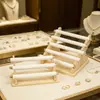 Soporte de Exhibición de Anillos de Madera con Forro de Terciopelo y Bordes Dorados, Barra de Almacenamiento de Anillos de Niveles, Colgador de Joyería Desmontable, Accesorio de Exhibición de Joyería