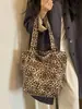 Yuezhi 2026 principios de otoño nueva moda bolsa de mano grande para mujer para el trabajo, bolso de hombro con estampado de leopardo vintage