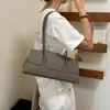 Bolso de axila de alta gama, versátil y moderno para mujer, colección otoño 2026, bolso de hombro, estilo commuter, tote bag retro y minimalista
