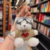 LLavero de peluche con forma de oso y gafas de sol rojas de Internet, bonito colgante para bolso escolar, joyería pequeña, llavero para coche, regalo al por mayor