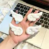 Presilha de Cabelo de Anjo Branco Pequenas Asas para Crianças 2026 Novo Estilo Meninas Doce Fofa Presilha de Cabelo de Pelúcia Presilha de Cabelo para Cabelo Rebelde de Menina