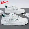 Zapatillas Warrior para hombre, nuevo modelo de verano 2026 para hombre, zapatos deportivos casuales blancos de cuero impermeables para hombre