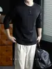 Camiseta Manga Longa Masculina Henley de Cor Contrastante Simples Confortável Algodão com Toque de Nuvem Outono Old Money Respirável Versátil