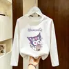 Camiseta de manga comprida para meninas, nova e estilosa para o outono de 2026, top infantil único e super fofo, camiseta básica de algodão puro com gola redonda