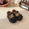 Sapatos de Princesa para Meninas 2026 Primavera/Outono Prata Estilosos Sapatos de Couro Infantis Mocassins de Solado Macio Sapatos Individuais Antiderrapantes Sapatos de Performance