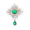Broche de cruz barroca estilo palacio con ramillete de esmeralda y diamantes de imitación, accesorio de abrigo vintage de estilo británico de lujo y de alta calidad.