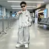 Conjunto de Roupas de Outono para Meninos 2026 Novo Estilo Crianças Médias e Grandes Bonito Fashionável Menino Outono Crianças Estilo Outono e Primavera Jaqueta Tendência Cool