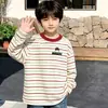 Camiseta de manga larga a rayas de retazos de algodón puro para niños, nuevo estilo primavera y otoño 2026 para niños, camiseta básica holgada, top de moda