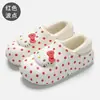 Zapatillas de Algodón Auténticas de Hello Kitty de Sanrio para Mujer Otoño Invierno Más Terciopelo Impermeables Suela Gruesa Ropa para el Hogar Ropa para Exteriores Zapatillas de Algodón
