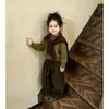 Conjunto Infantil Outono e Inverno Xale de Tricô Suéter Veludo Cotele Wide-leg Tesoura Calça de Veludo Calça Outono e Inverno