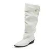 Botas apiladas plisadas de punta afilada con diseño único, nuevo modelo de verano 2026, botas altas de caña ancha con hebilla de cinturón, botas de montar para mujer de tubo alto