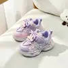 Sapatos Infantis de Couro Pato Pequeno Tamanho 23-32 Tênis de Corrida para Meninas Sapatos de Desenho Animado Primeiros Sapatos de Caminhada para Bebê Sapatilhas de Princesa com Solado Macio