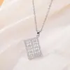 Tohm Diseño Elegante Colgante de Cobre Incrustado con Diamantes Collar Hueco Versátil Collar para Celebridades de Internet Cadena de Acero Inoxidable Estilo Único para Mujer