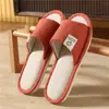 Pantuflas de lino de trébol de cuatro hojas para interior, verano, venta al por mayor, primavera y otoño, para hombre y mujer, antideslizantes, para casa, pantuflas de algodón, pantuflas de algodón y lino para las cuatro estaciones