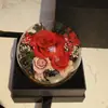 Ramo de flores eternas de rosa con degradado rosa y morado en un cubo de abrazo, flores de jabón populares para el Día de San Valentín 520, propuesta, cumpleaños, floristería
