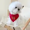 Bandana Vermelha de Aniversário para Pet Ano Novo Gato e Cachorro Lenço Triângulo Acessórios para Roupas de Pet Venda por Atacado