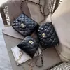 Bolso Pequeño de Moda 2025 Nueva Moda Popular Estilo Coreano Versátil Hombro Cruzado Ins Moda Bolso de Cadena Acolchado