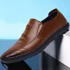Zapatos de Cuero Casual para Hombre de Primavera y Otoño Versátiles de Negocios Suela Suave Transpirables de Cuero Genuino Zapatos sin Cordones para Hombre Suela Suave Zapatos para Hombre Procesamiento