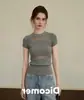 Camiseta Cinza de Tricô Vazado de Manga Curta para Mulheres, Estilo Nicho Slim Fit de Verão, Top com Design que Valoriza