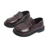 Sapatos de Couro Estilo Britânico para Crianças 2026 Nova Coleção Primavera e Outono Mocassins para Meninas Sapatos Slip-On Versáteis da Moda Retrô