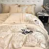 Juego de ropa de cama de cuatro piezas estilo europeo de lujo ligero, 160 hilos de algodón, incluye sábana plana, funda de edredón, sábana bajera y fundas de almohada