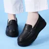 Zapatos de enfermera para mujer, de suela blanda, transpirables, cómodos para estar de pie mucho tiempo sin cansar los pies, antideslizantes, versátiles, de tacón medio, de suela gruesa, zapatos de trabajo médicos que aumentan la altura