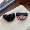Falda plisada de estilo coreano Pinza para el pelo fruncida Pinza de resorte Diseño de color sólido Sentido del diseño Alto sentido Accesorios para el cabello de nicho Accesorios para el cabello Pinza para el cabello