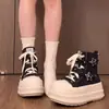 Zapatos de lona blancos de caña alta con suela gruesa para mujer, nuevos de verano 2026, zapatos vintage con estampado de estrellas que aumentan la altura, tenis casuales versátiles