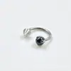 Anillo para la nariz de bola de circón de tres garras con punta cónica de aleación de titanio F136 Barra de herradura de titanio G23 Clavo de nariz de circón en barra C Joyería para perforaciones