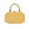 Bolso de mujer 2023, nuevo bolso de hombro portátil sencillo de moda, bolso de mensajero con cadena de celebridades de Internet, bolso de caja con textura moldeadora