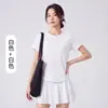 Conjunto de yoga para mulheres baixinhas, leve e respirável de secagem rápida, com mangas curtas, cintura alta, controle de barriga, saia curta anti-exposição