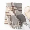 Novo Outono e Inverno xadrez lenço de lã mulheres All-match Tassel Moda Lenço Quente Confortável 100 Real Lenço de Lã