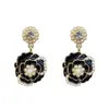 Aretes de Flor de Camelia para Mujer, Aretes de Perlas Estilo Francés, Aretes de Estilo Nuevo, Versátiles y Modernos, con un Diseño Único