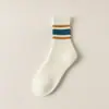 Meias Femininas de Outono e Inverno Estilo Japonês com Três Listras Retrô Quentes até a Panturrilha com Algodão Felpudo e Meias de Lã