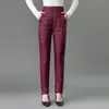 Pantalones de Madre Estilo Nuevo de Invierno para Mujeres de Mediana Edad, de Tiro Alto, Ajustados, Versátiles, Pantalones Lápiz Engrosados, Pantalones de Plumas para Mujer