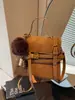 Bolsa de Ombro Retro de Camurça Fosca de Inverno Grande Capacidade para Mulheres Bolsa Quadrada Pequena Simples com Textura Ombro Cruzado