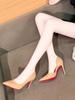 Novos sapatos de salto alto nude em couro envernizado de alta qualidade 2023 Primavera Novo salto agulha bico fino lado vazado profissional sapatos de camada única para mulheres