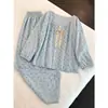 Novos pijamas femininos estilo coreano, suaves para primavera e outono, com estampa de bolinhas azul claro, acabamento contrastante, corte solto, mangas compridas e calças compridas, perfeitos para relaxar em casa