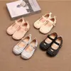 Zapatos Infantiles de Piel Arrugada Estilo Coreano Estilo Pequeño Chanel Primavera 2025 Zapatos Pequeños de Piel para Niñas Zapatos Individuales Pequeños de Princesa para Niños Mocasines para Bebés