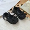 Zapatos de princesa para niñas dulces 2026 primavera y otoño nuevos zapatos negros de cuero para niños, elegantes zapatos para niños pequeños de suela blanda