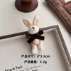 Broche de Oso Peluche Hecho a Mano Muñeco de Dibujos Animados Broche de Terciopelo con Lazo Accesorios para Ropa Exterior Bolsos Ramillete