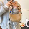 Bolsa Dumpling de Nylon Bolsa Pequena Feminina Bolsa Transversal 2025 Verão Nova Moda Mais Fácil para Combinar Casual Trabalho Viagem Bolsa de Ombro